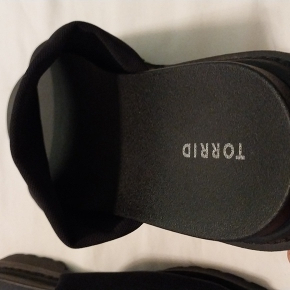 TORRID slide on chunky sole flatform slide sandals no size. - Picture 10 of 11